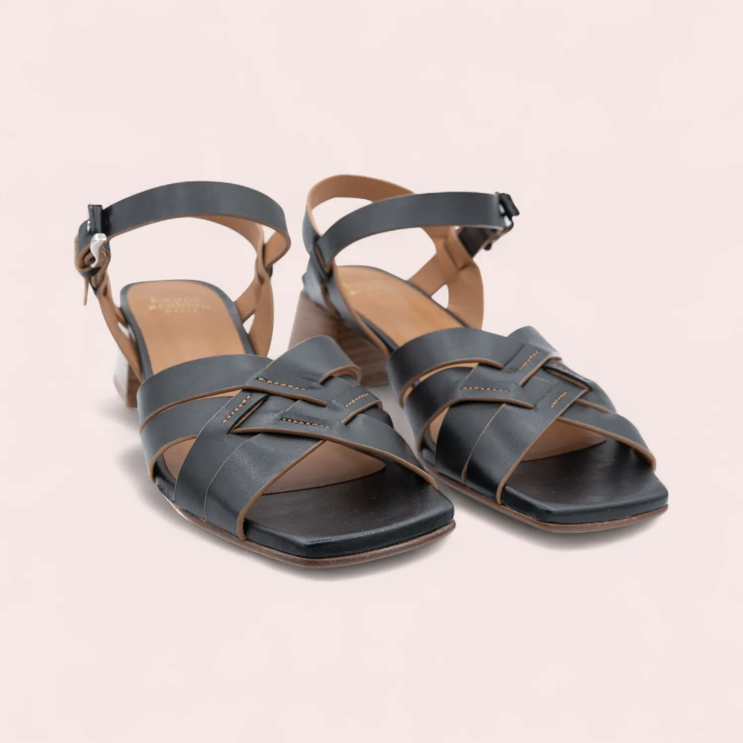 Karine Arabian Montfort sandale cuir noir camel talon 50 mm
