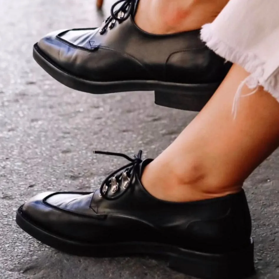 Karine Arabian Washington derbies cuir noir