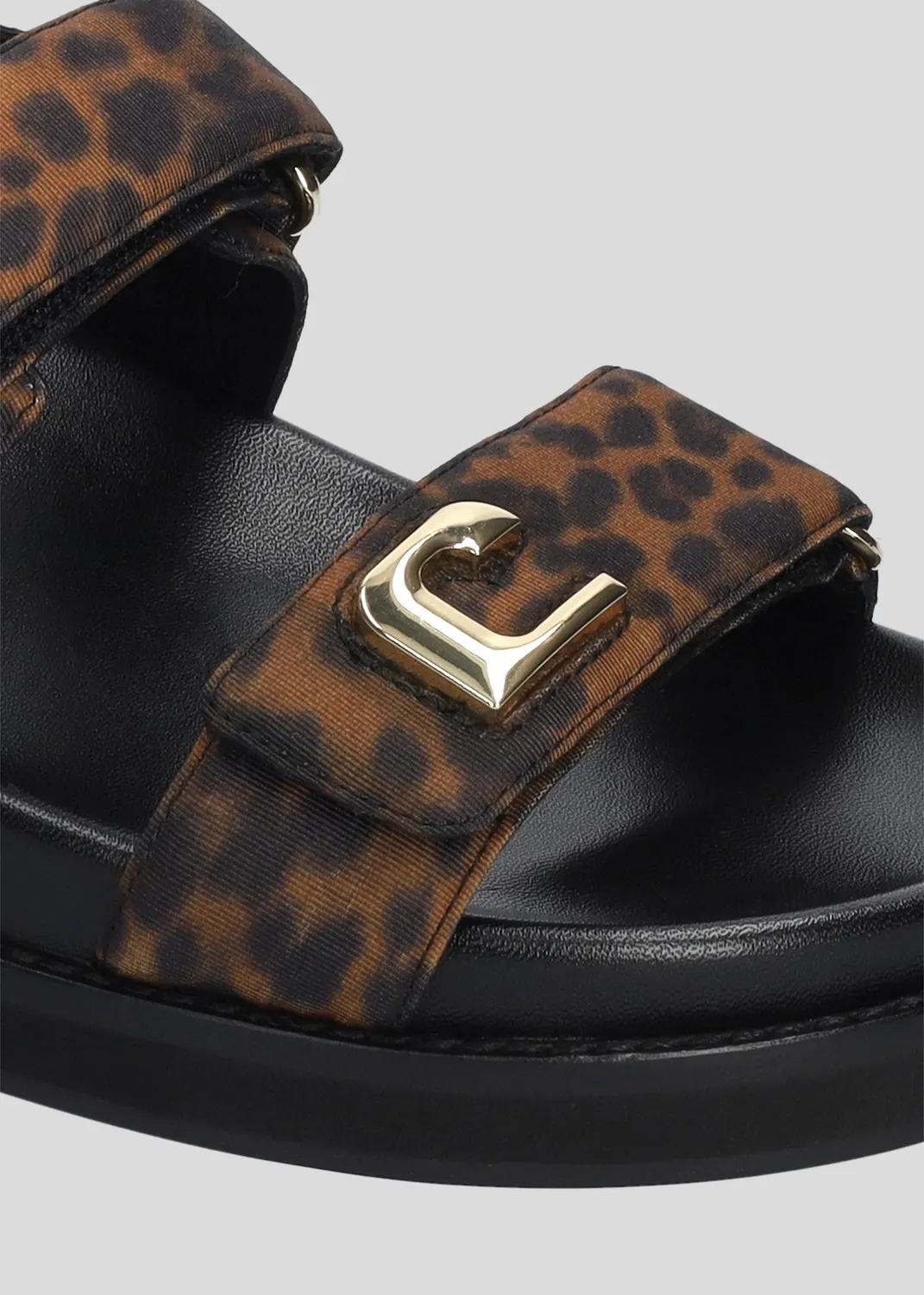 Lola Cruz Lola sandales plates léopard cuir