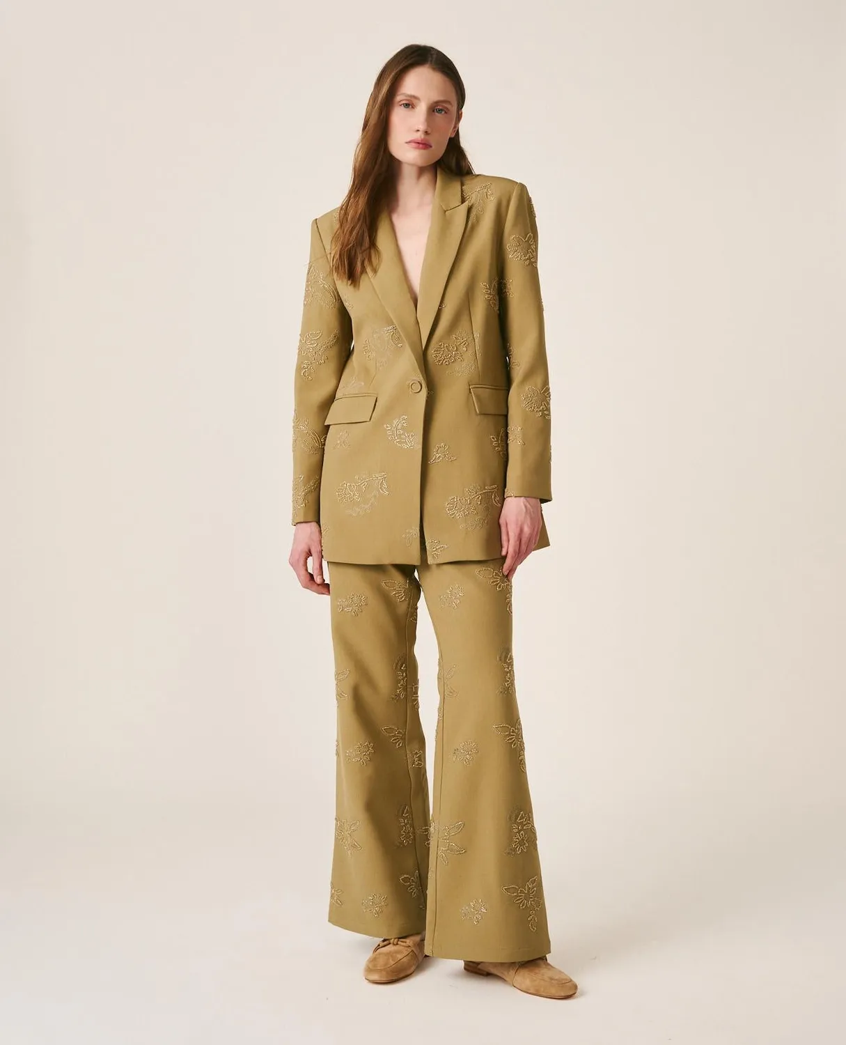 Alma en Pena V26CL1618 pantalon flare kaki brodé
