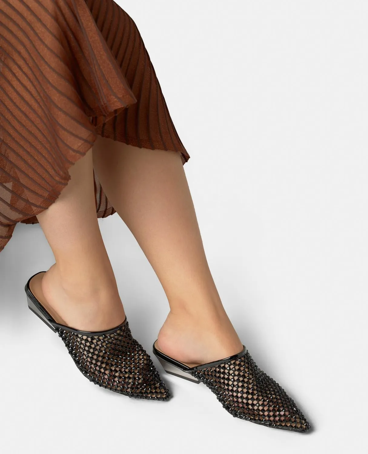Alma en Pena V260756 mules noires resille talon 5 cm