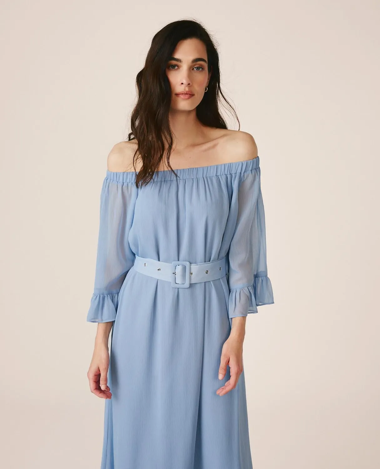 Alma en Pena V26CL0253 robe midi ciel bardot fluide