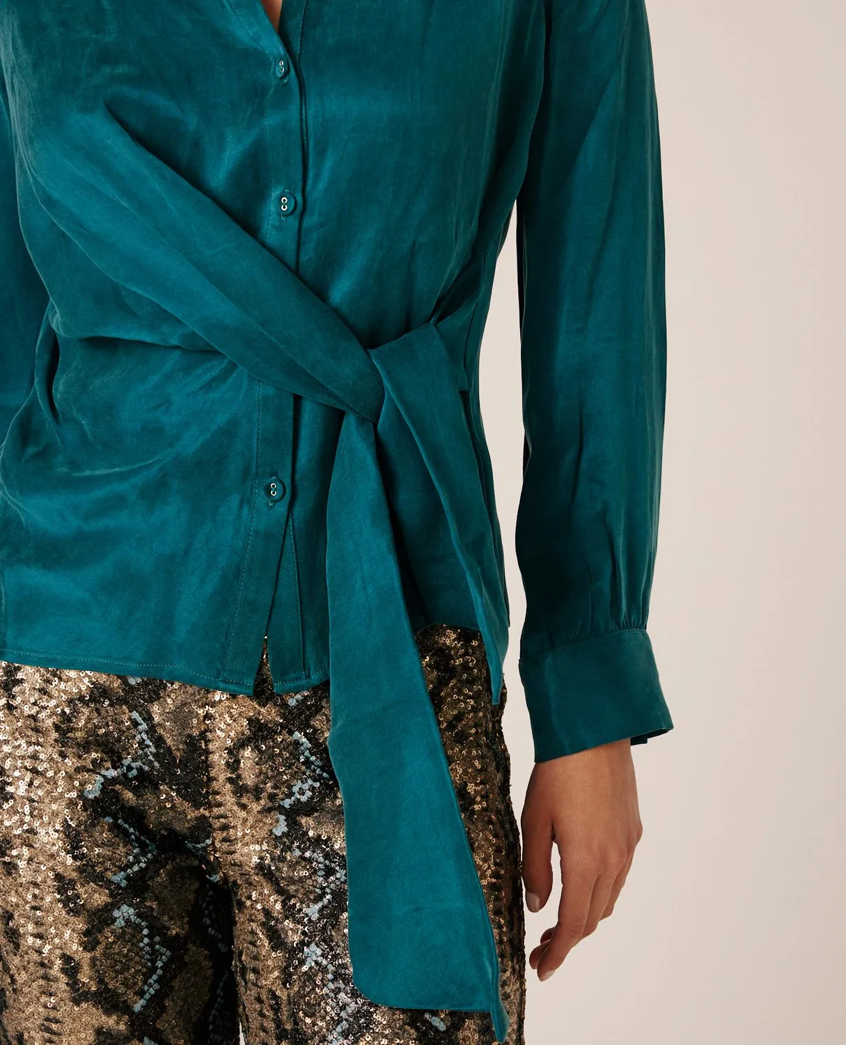 Alma en Pena I26CL0400 blouse satin océan
