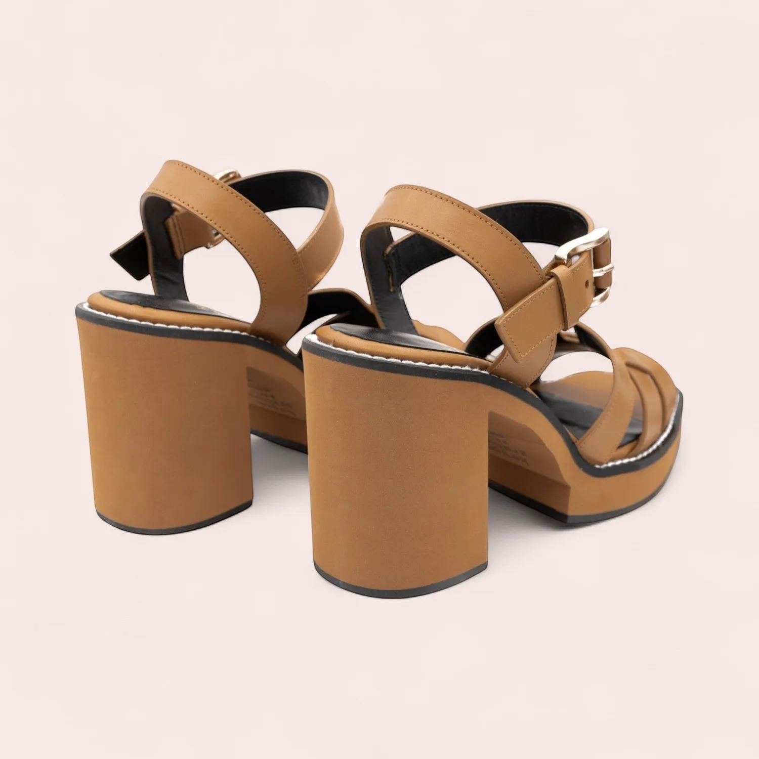 Karine Arabian Havana sandale compensée cuir camel