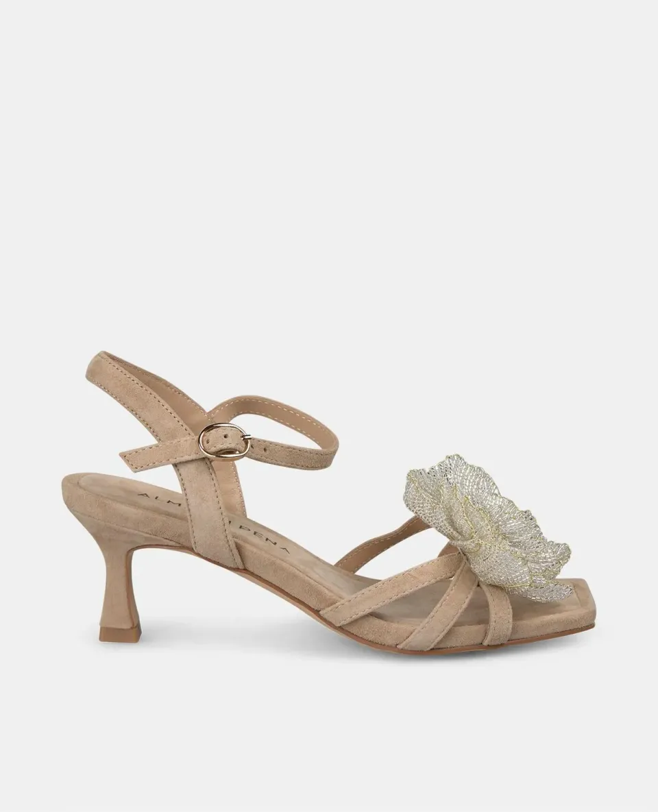 Alma en Pena V250873 sandales cuir sable fleur strass