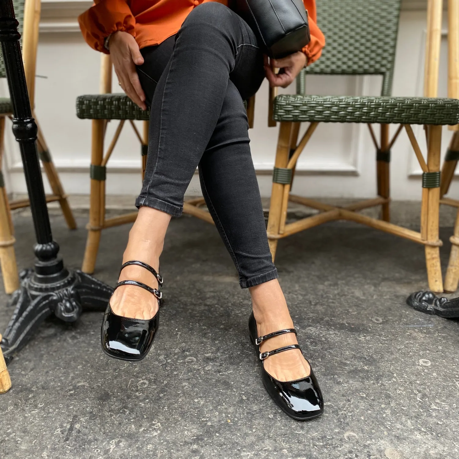 Karine Arabian Judith babies cuir verni noir