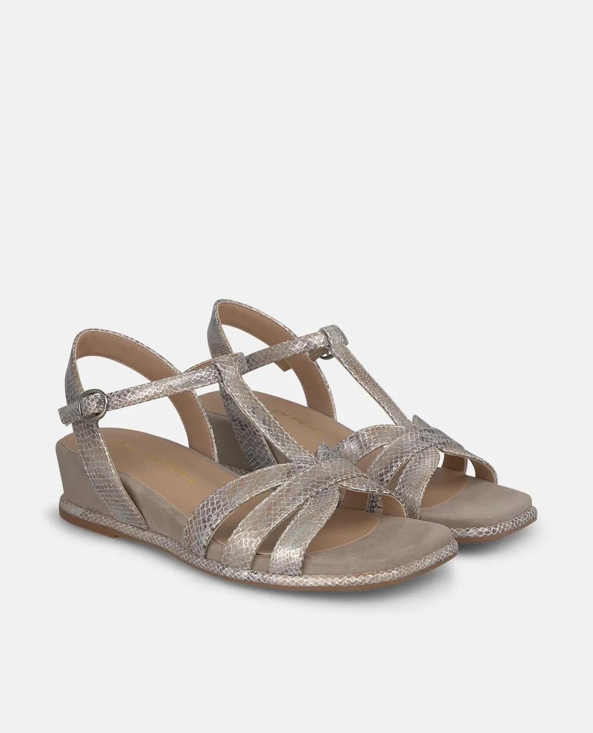 Alma en Pena V2651411 compensées taupe strass 4 cm
