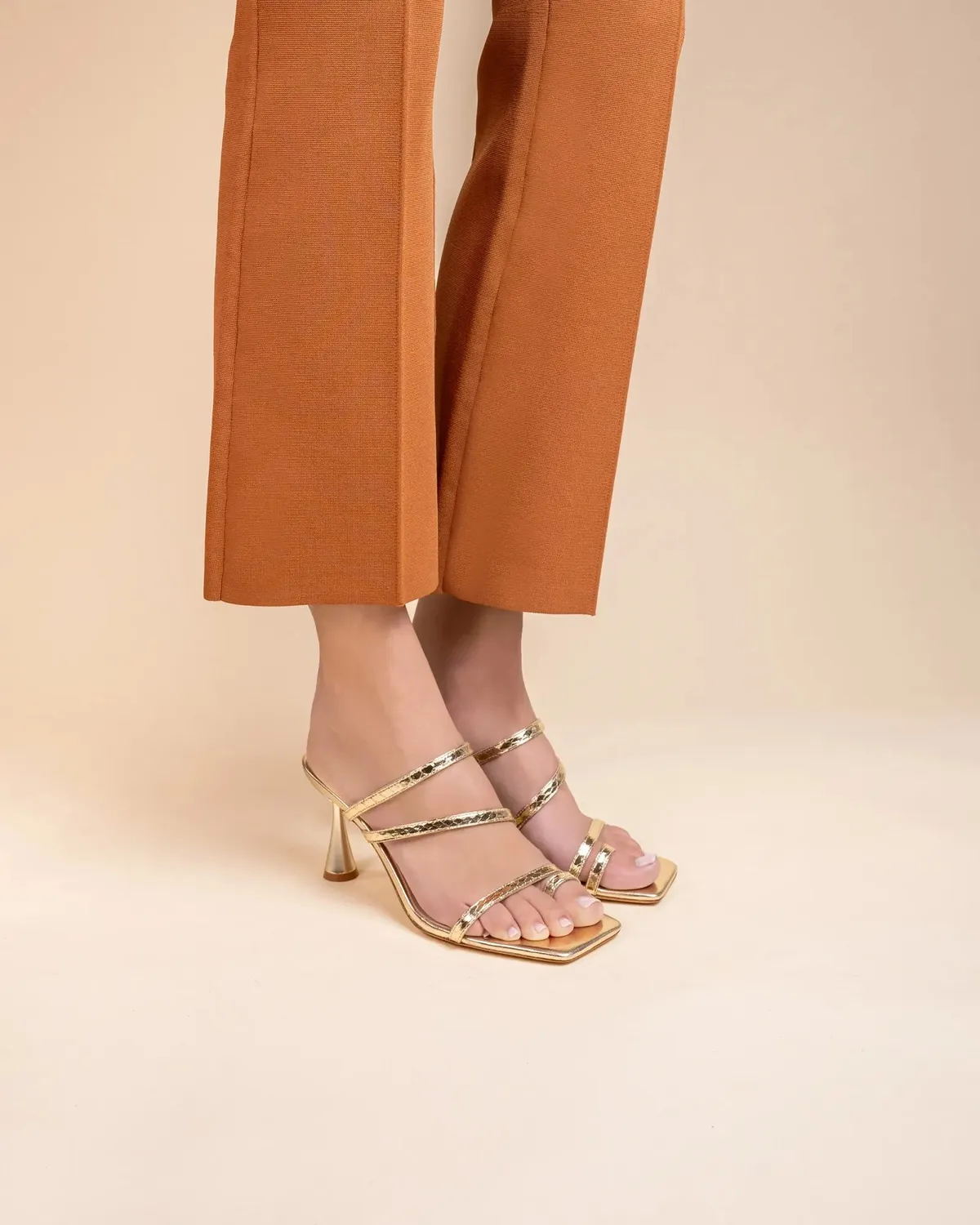 Mi/Mai Sorento Gold Snake sandales cuir doré talon