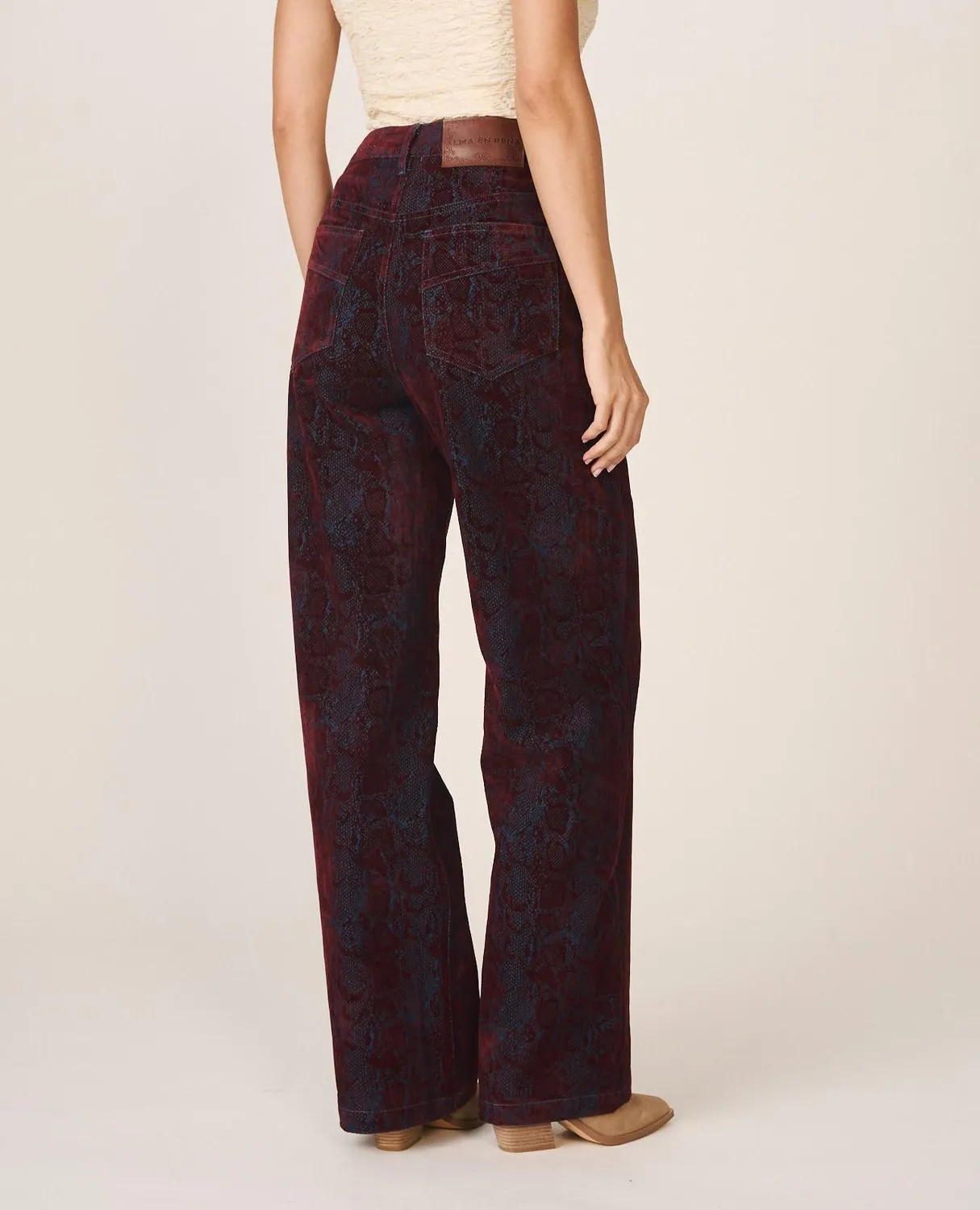 Alma en Pena I26CL1612 jean droit bordeaux velours