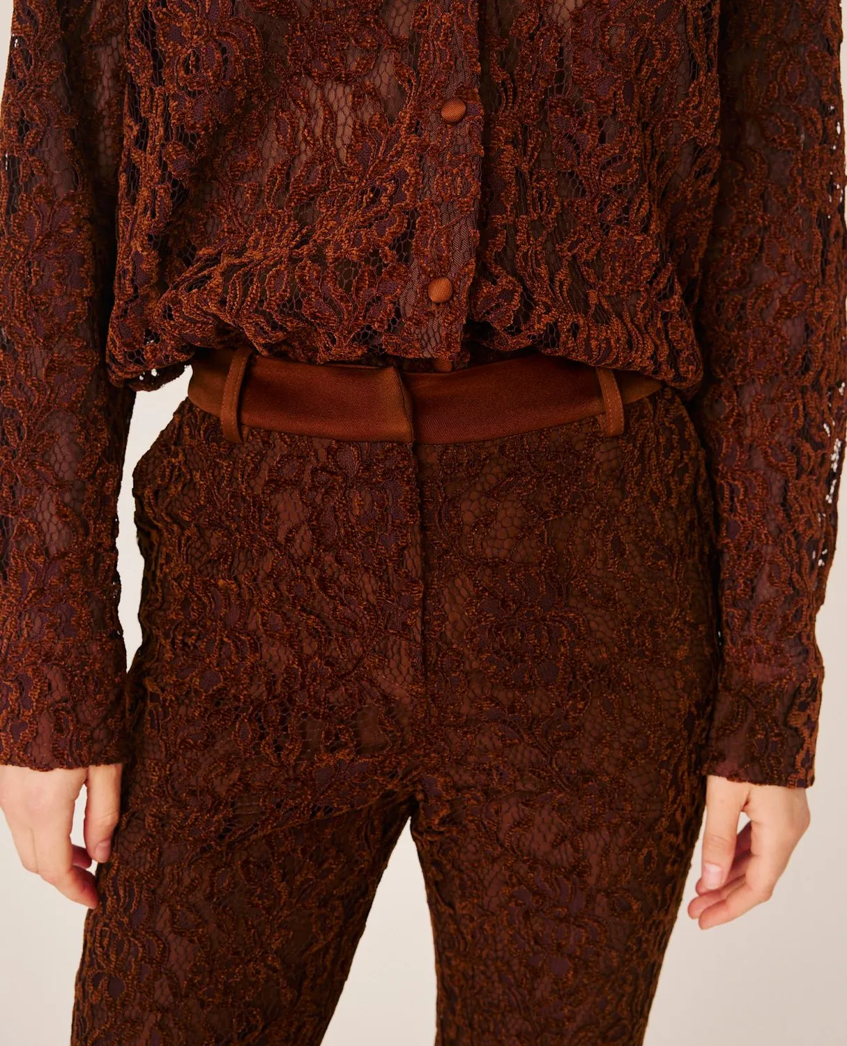 Alma en Pena I26CL1613 pantalon flare dentelle marron