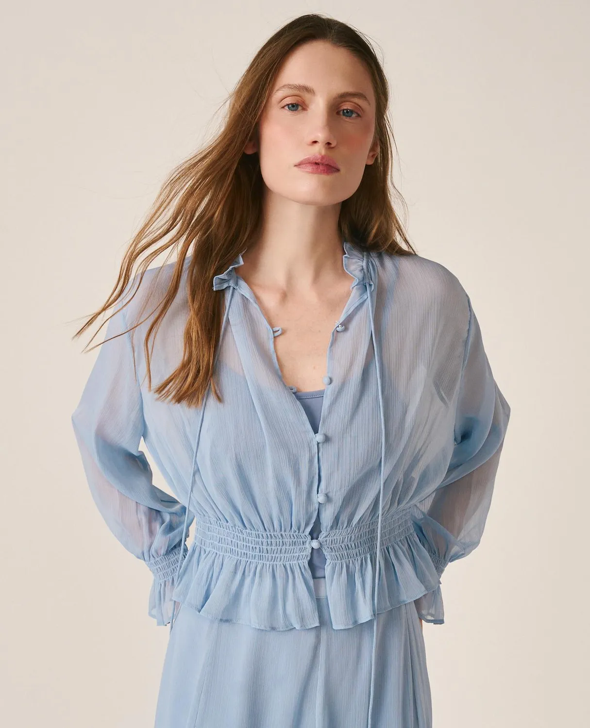 Alma en Pena V26CL0500 blouse bleu ciel gaze volants