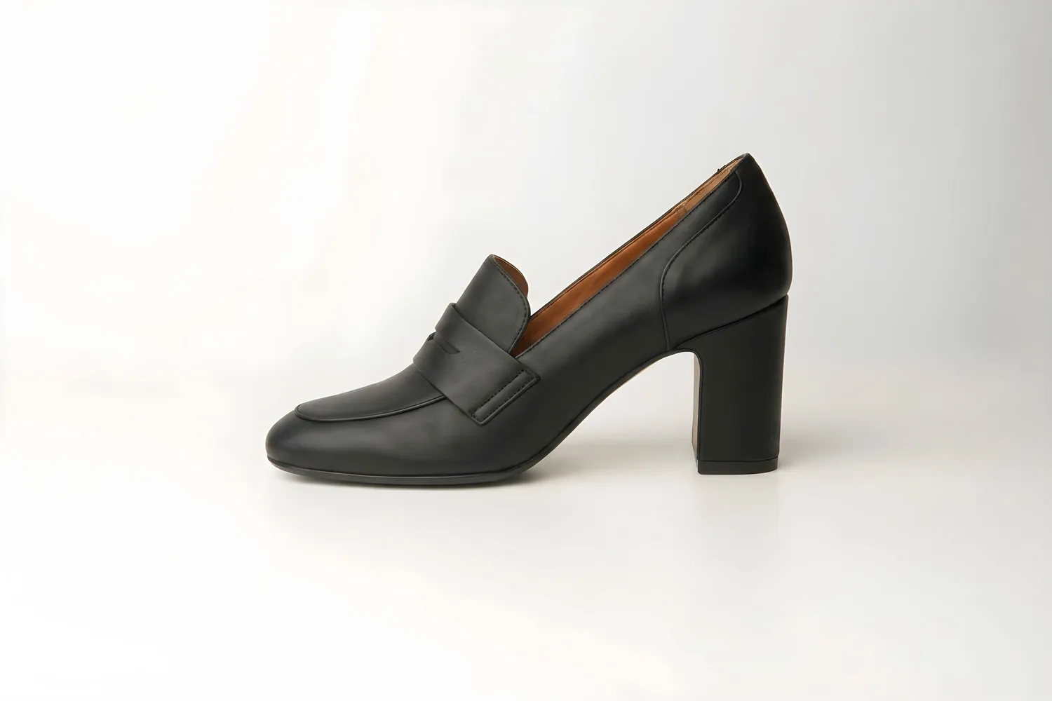 Matteo Pitti mocassin noir cuir de veau talon plat