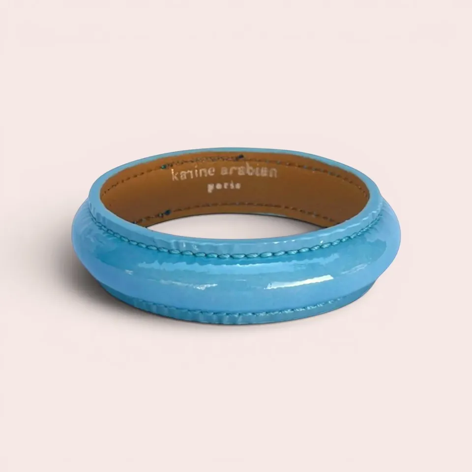 Karine Arabian Jonc bracelet cuir verni bleu Maya