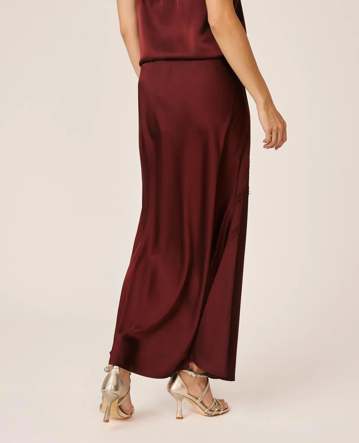 Alma en Pena I26CL1817 jupe bordeaux satin longue