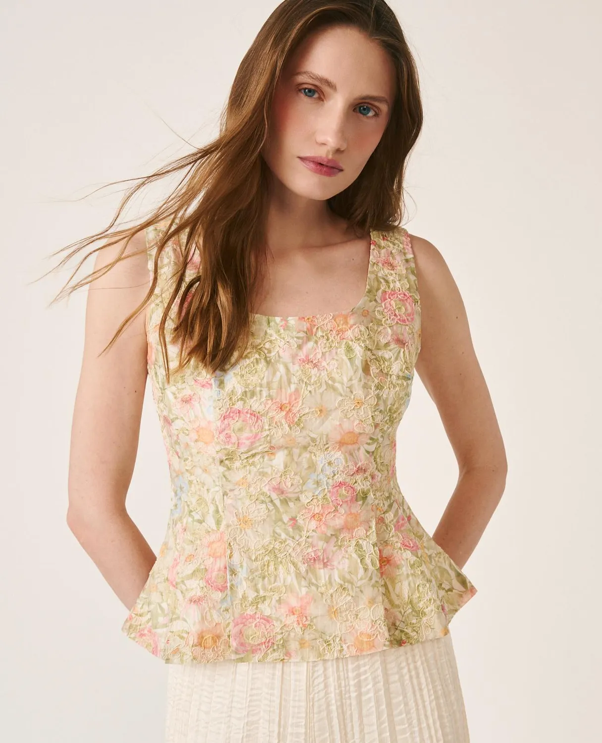 Alma en Pena V26CL0614 top vert floral peplum