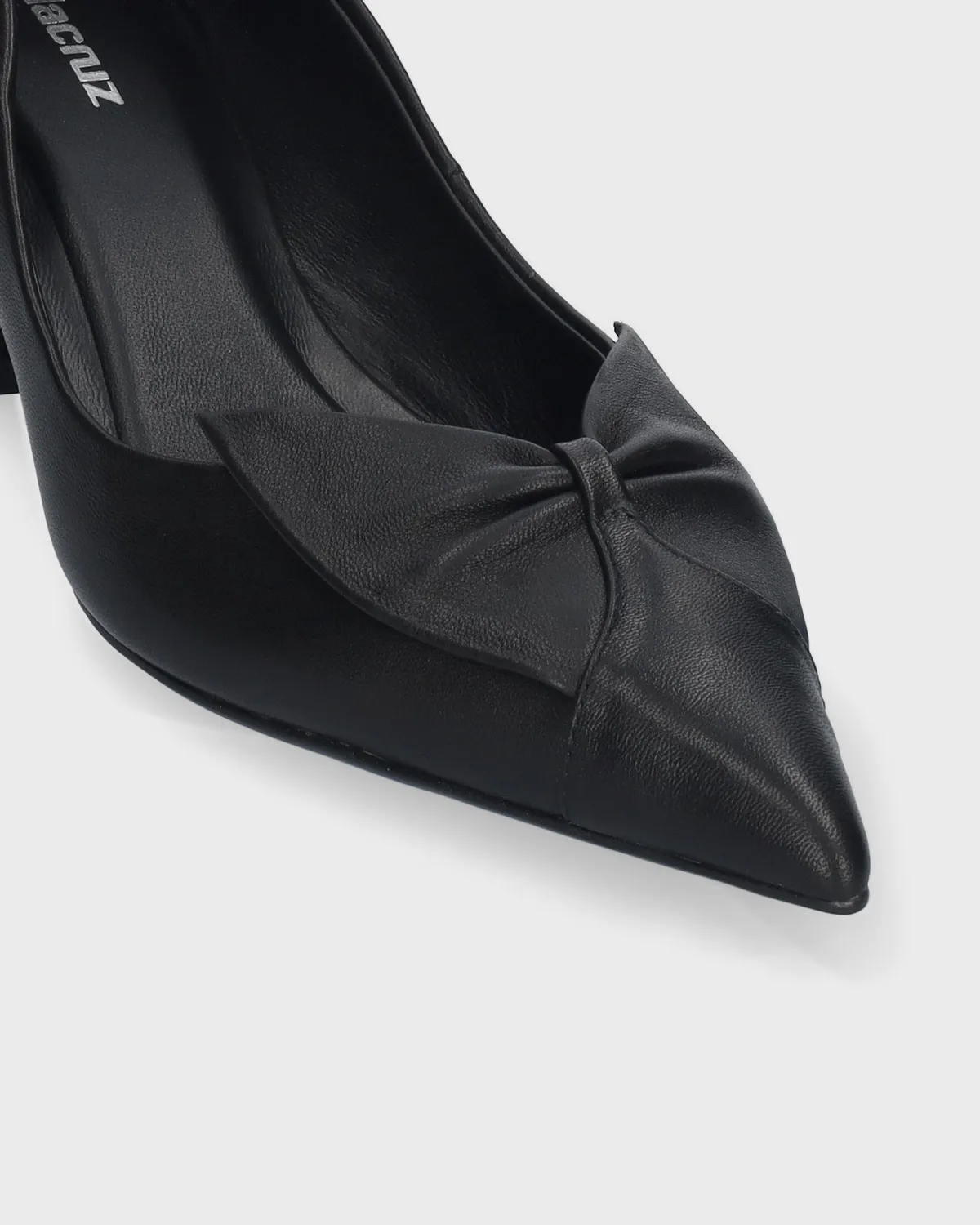 Lola Cruz Manuela Pumps 50 escarpins noir petit talon