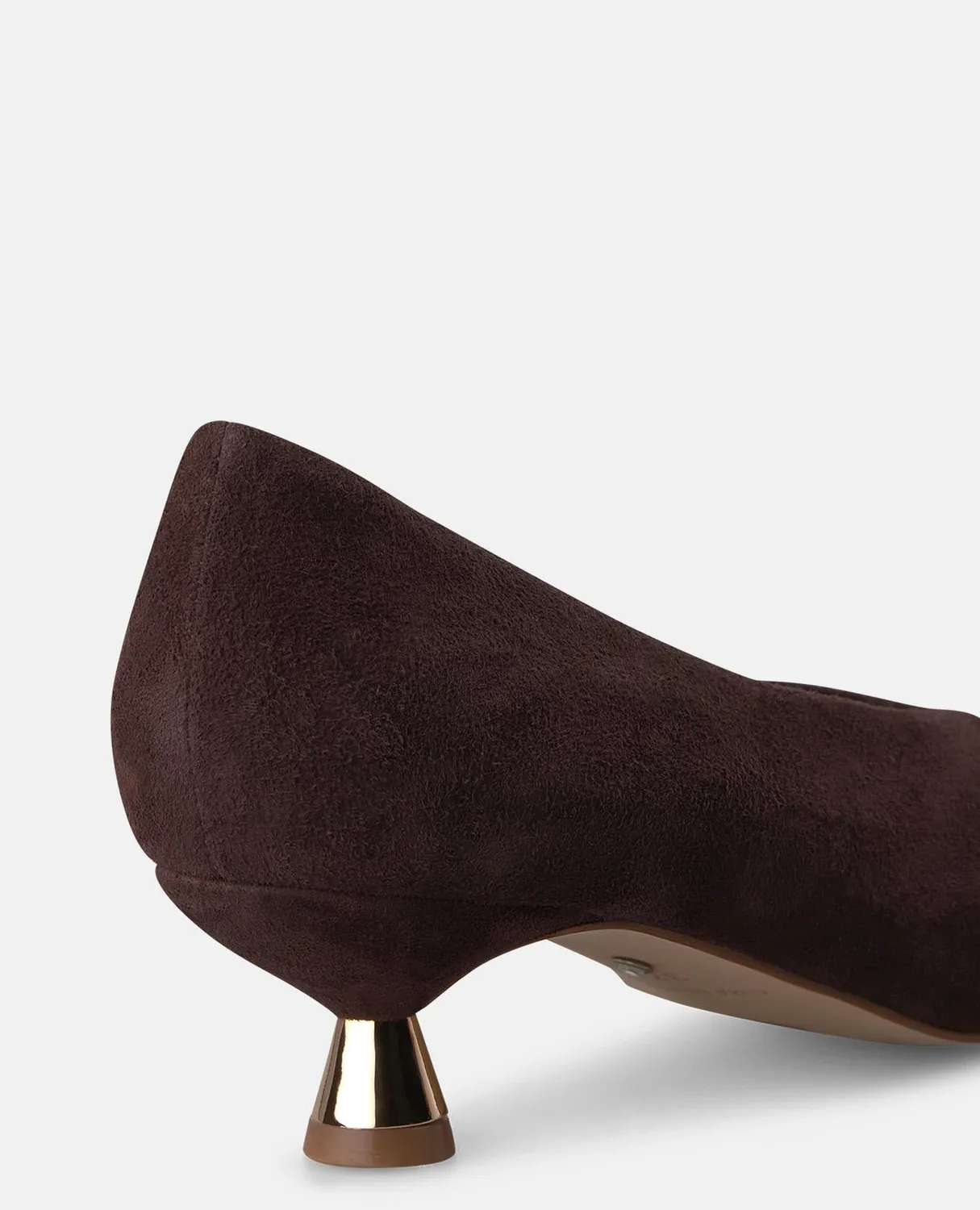 Alma en Pena I260200 escarpins daim marron talon 4 cm