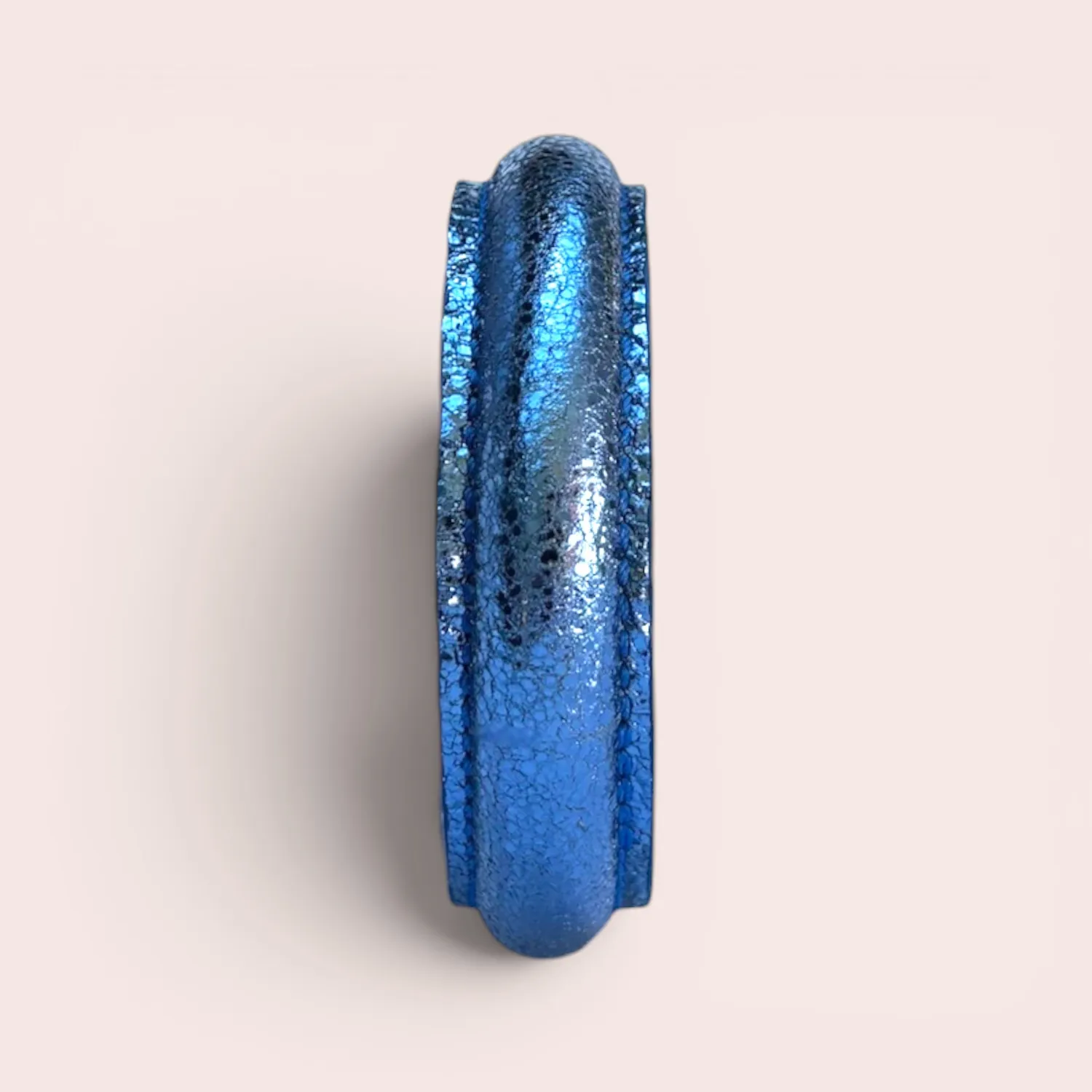 Karine Arabian Jonc bleu bracelet cuir métallisé
