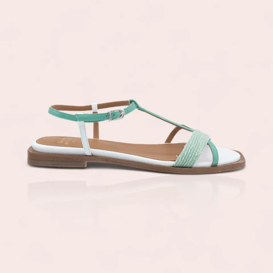 Karine Arabian CARLA sandale plate vert cuir lisse