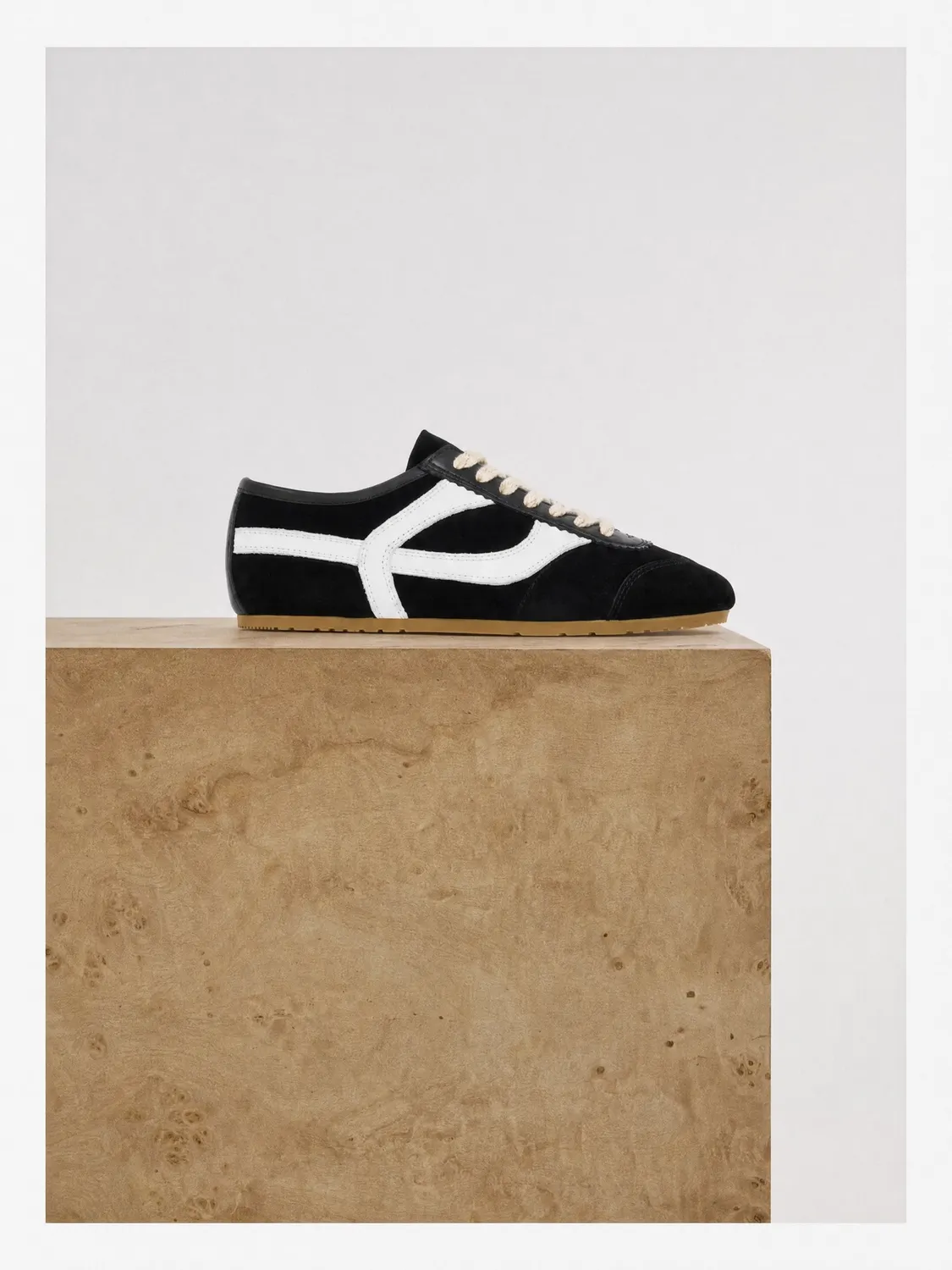 Mi/Mai Paola Black and White baskets daim noir