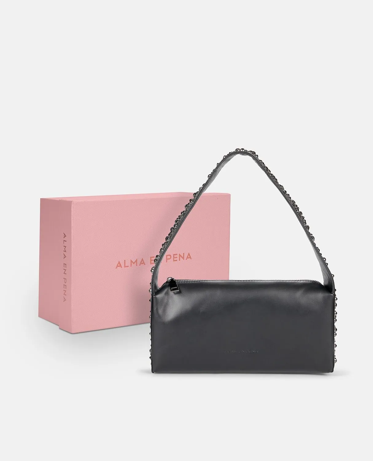 Alma en Pena V25BG5003 sac noir cuir anse cloutée