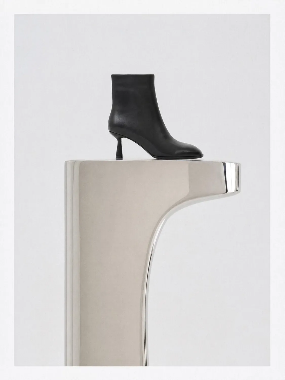 Mi/Mai Naoto bottines cuir noir bout rond talon fuselé