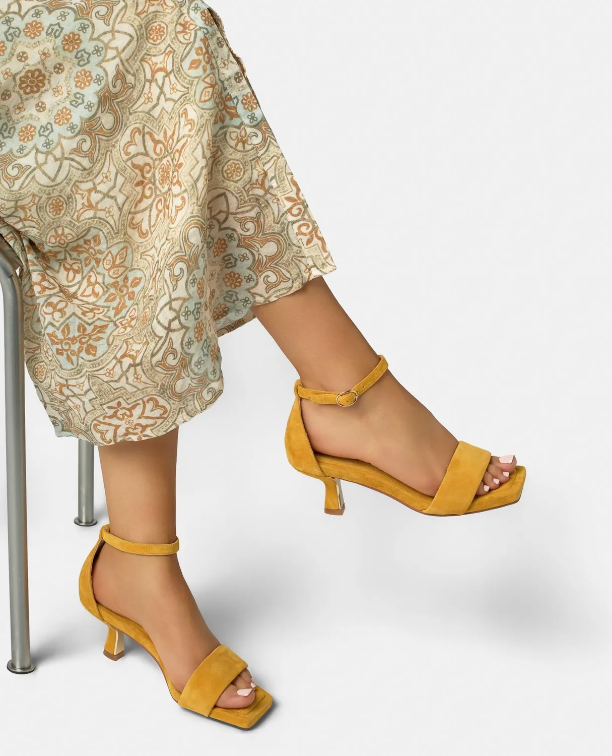 Alma En Pena V265005 sandale cuir moutarde talon 5,5 cm