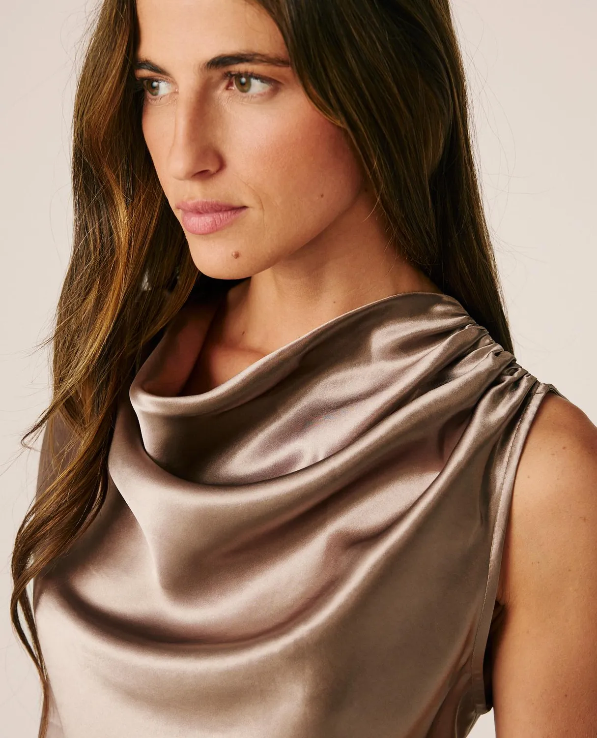 Alma en Pena I26CL0507 blouse satin vison col drapé