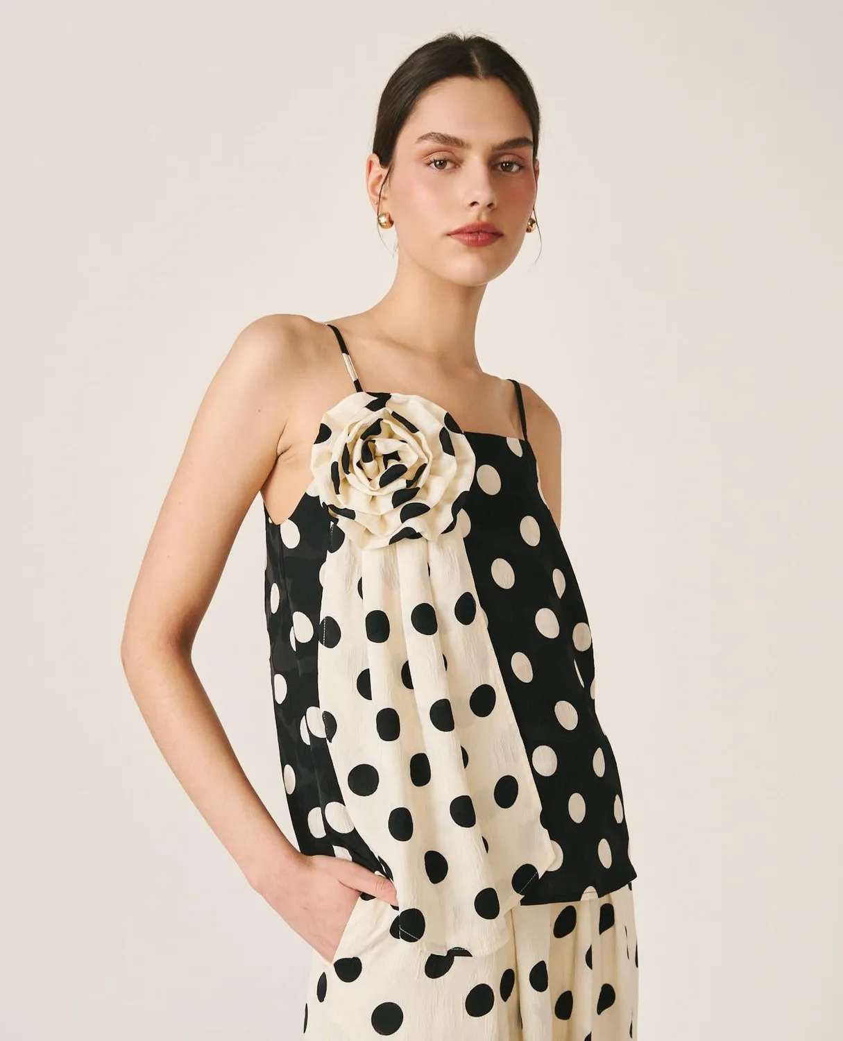 Alma en Pena V26CL0611 top satin à pois noir