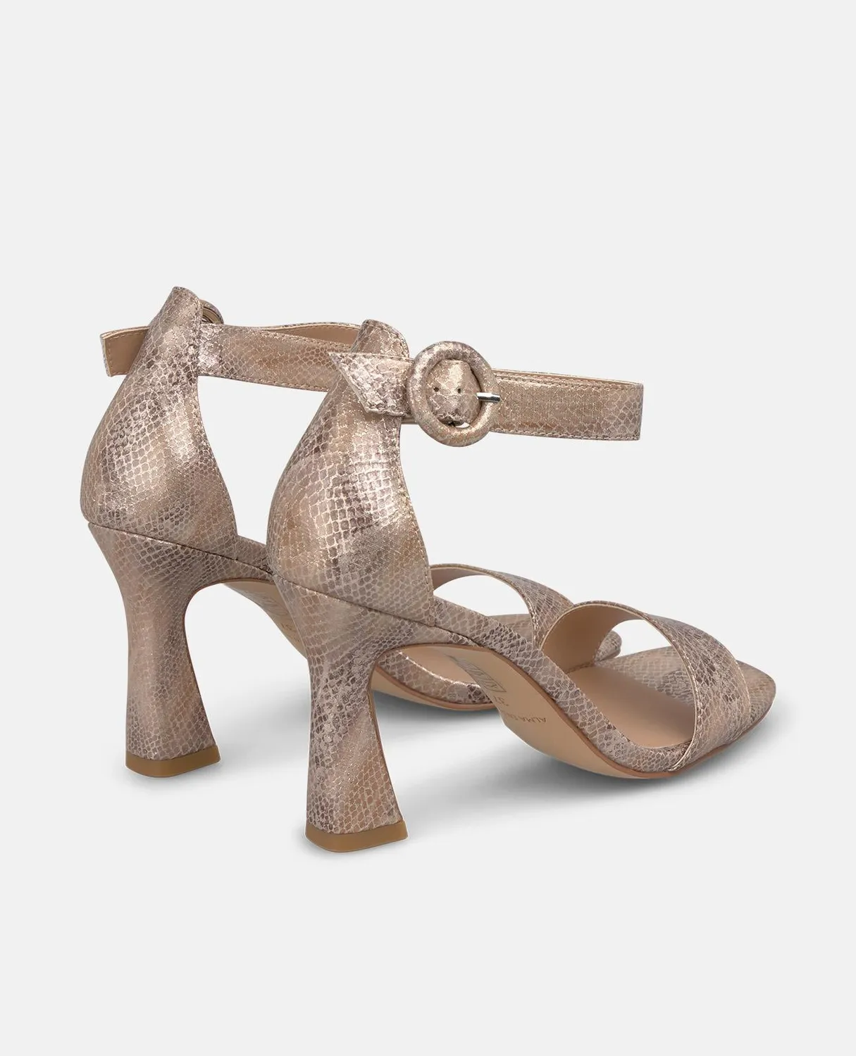 Alma en Pena V2650154 sandales camel bout carré talon 8 cm