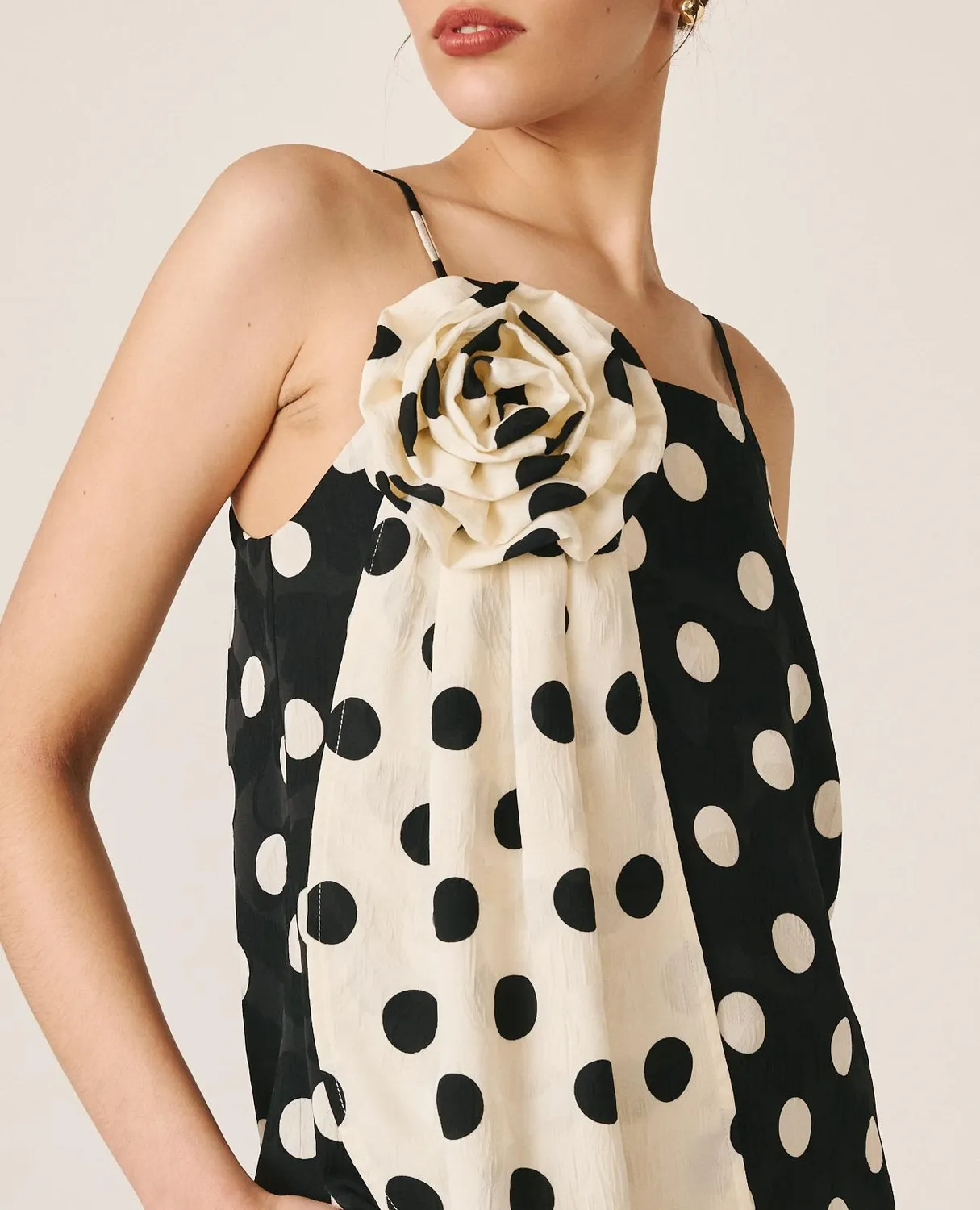 Alma en Pena V26CL0611 top satin à pois noir