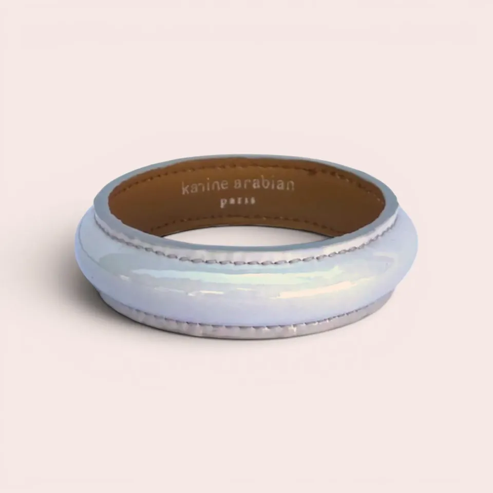 Karine Arabian Jonc bracelet cuir gris perle verni