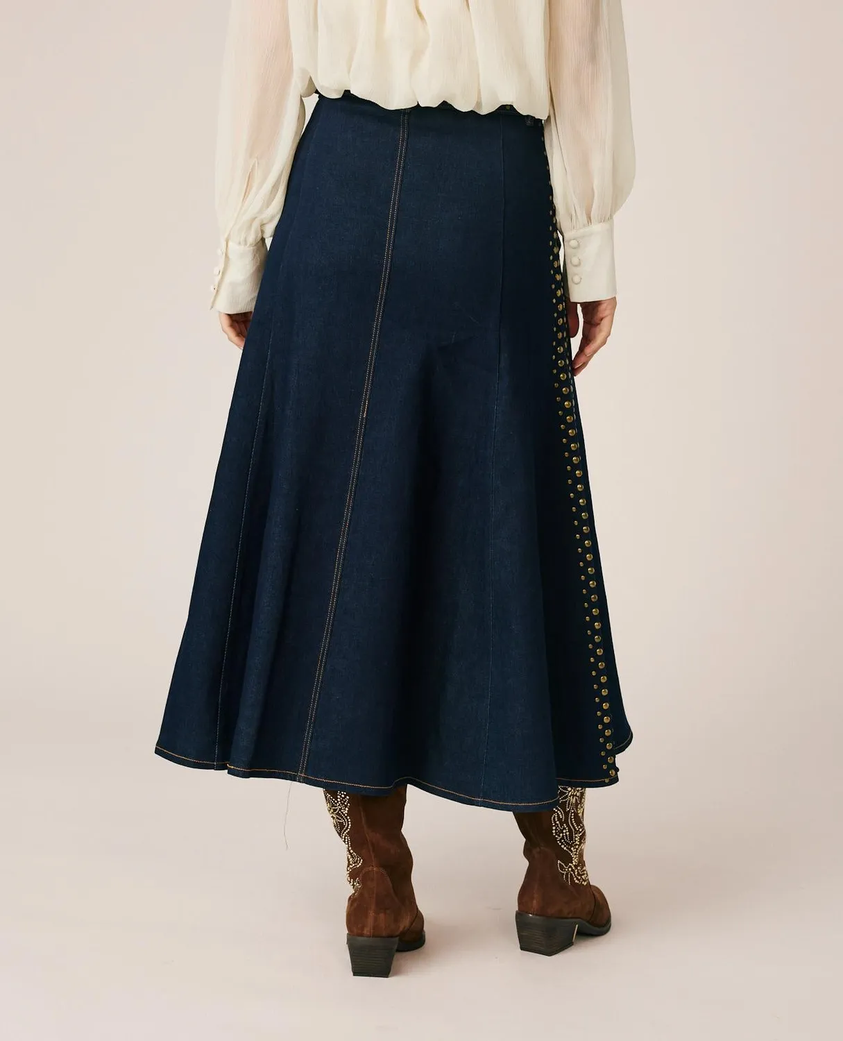 ALMA EN PENA I26CL1805 jupe midi jean indigo cloutée