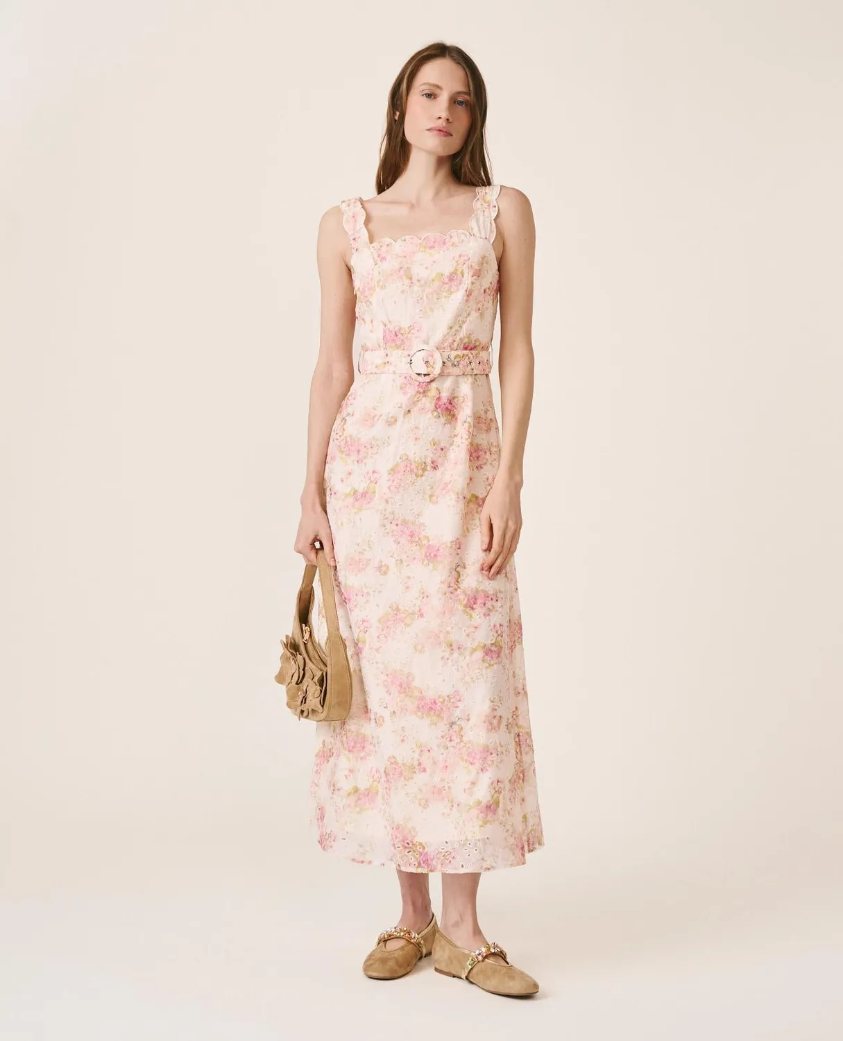 Alma en Pena V26CL0213 robe longue rose floral broderie