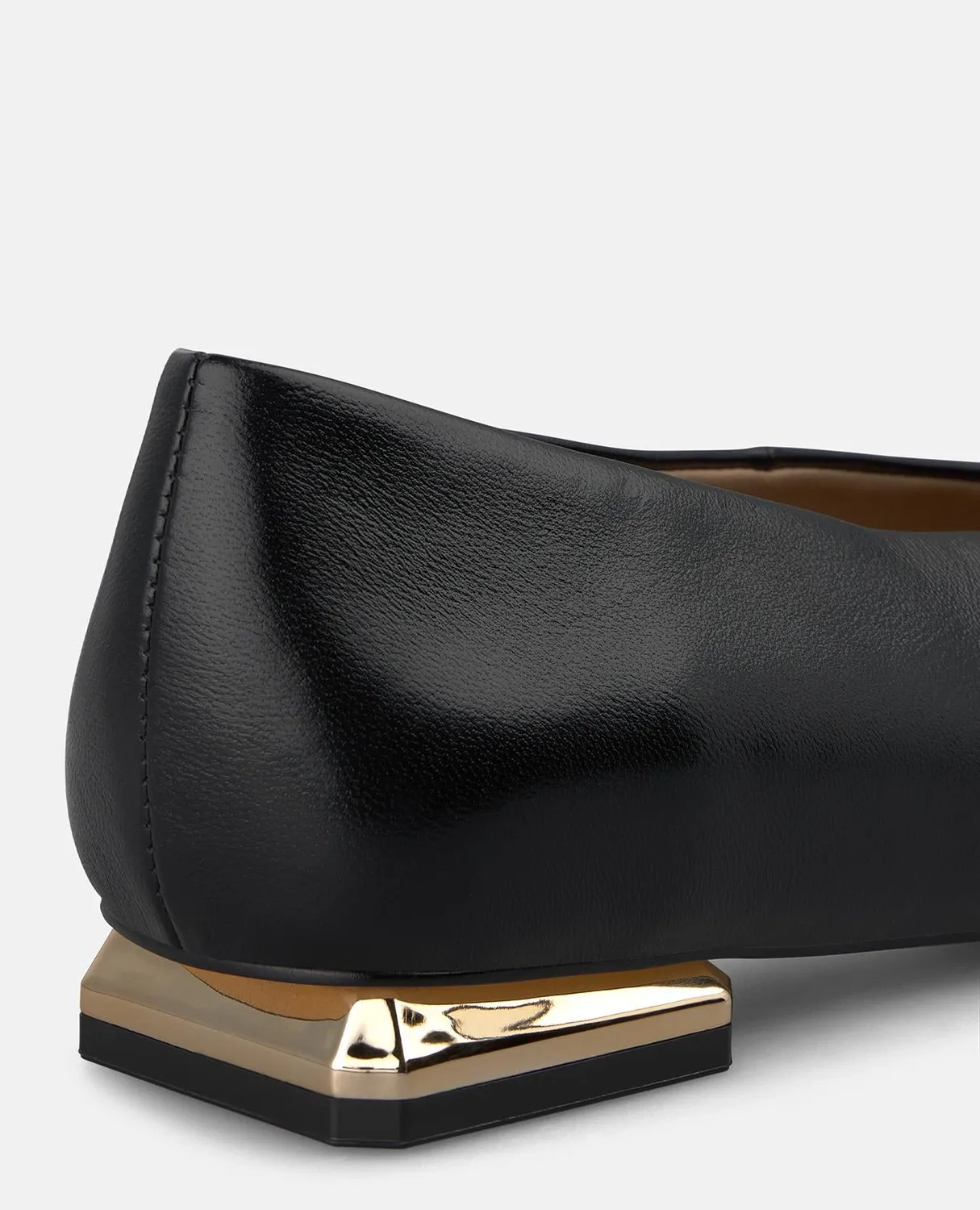 Alma en Pena I260100 escarpins cuir noir bout pointu plat