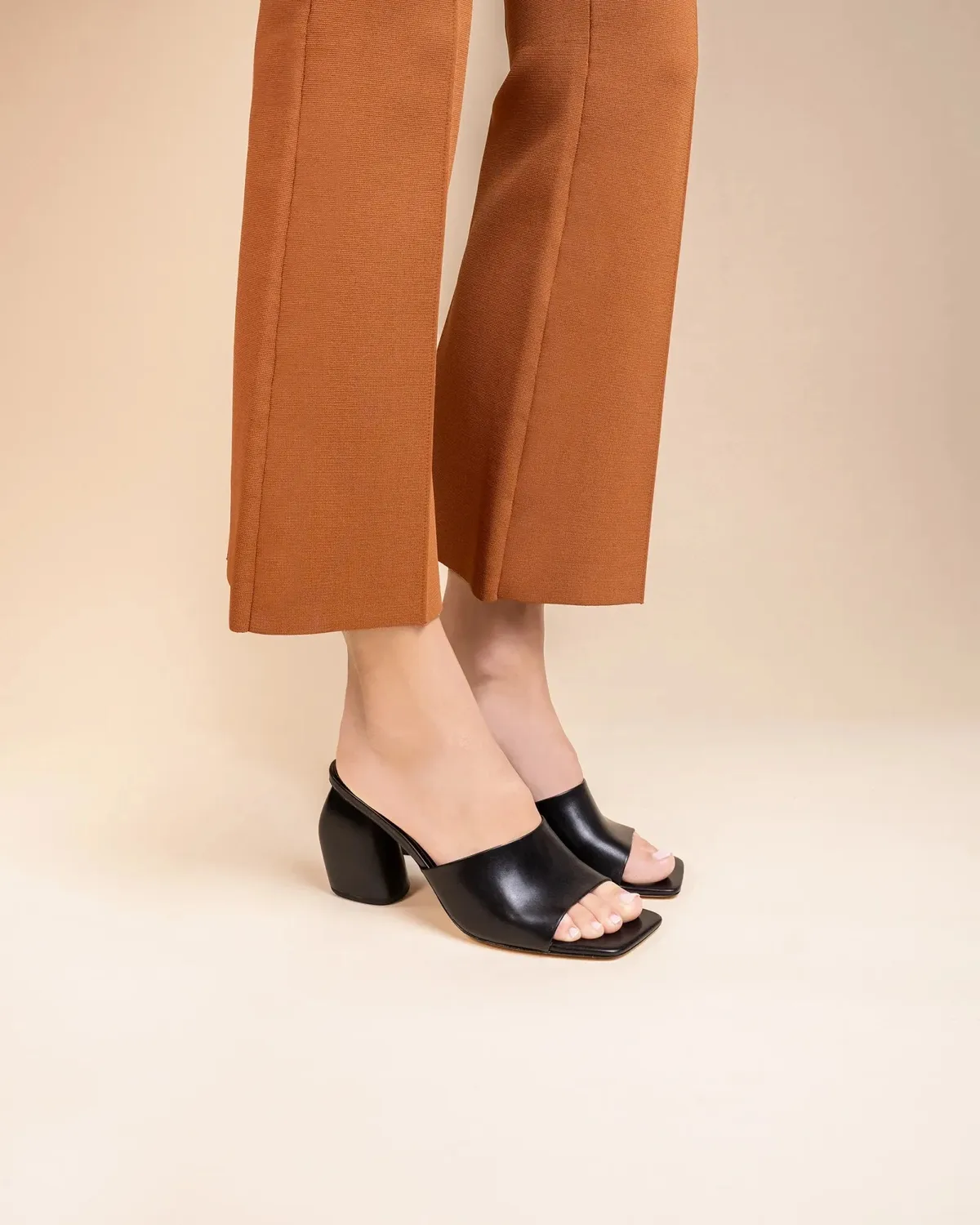 Mi/Mai Gemma High mules noir mat talon 8 cm