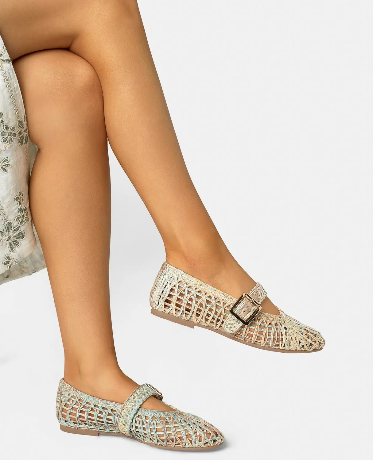 Alma en Pena V2650053 ballerines sable boucle bijou plates