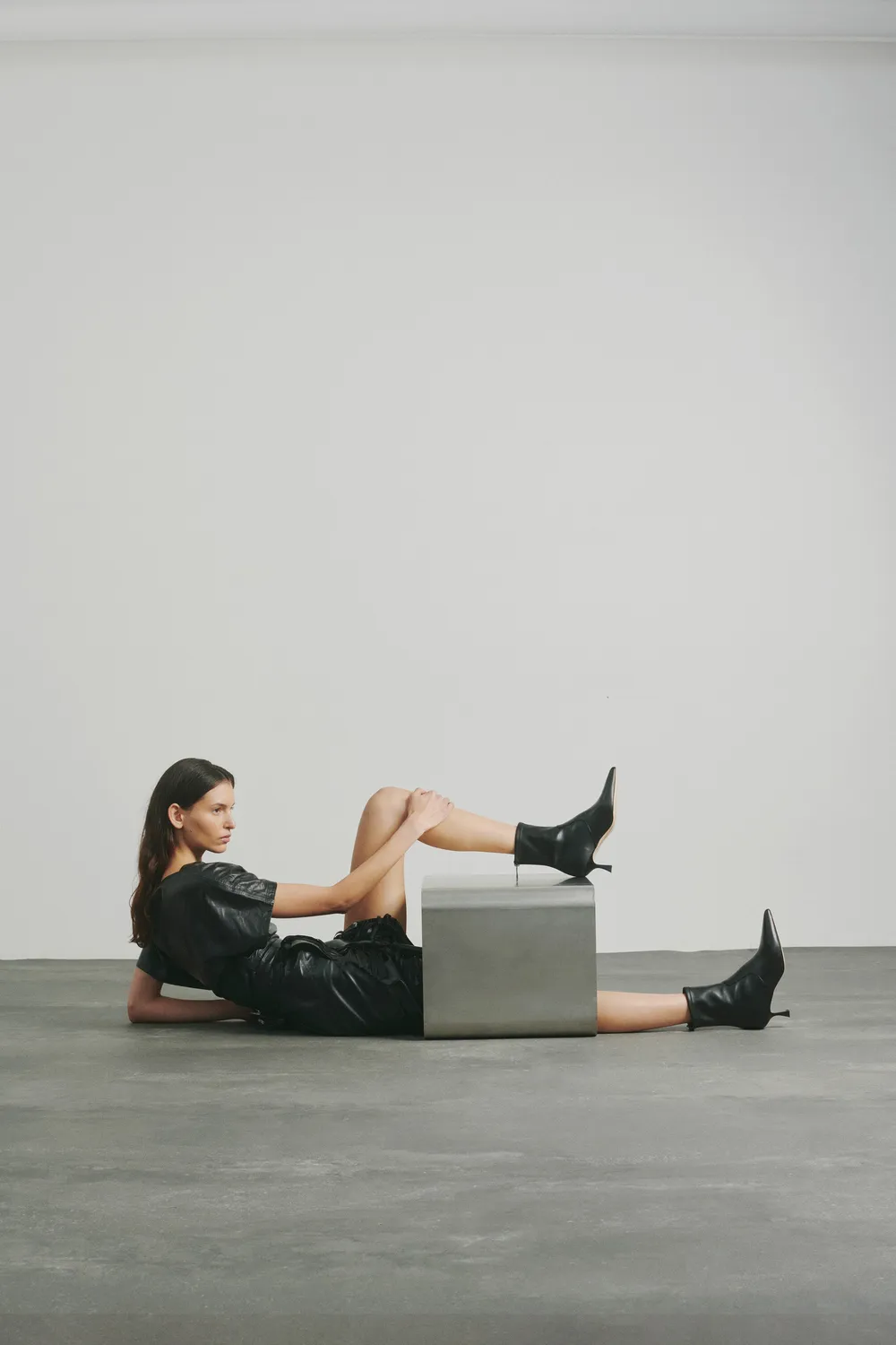 Mi/Mai Louise Black bottines cuir noir bout pointu