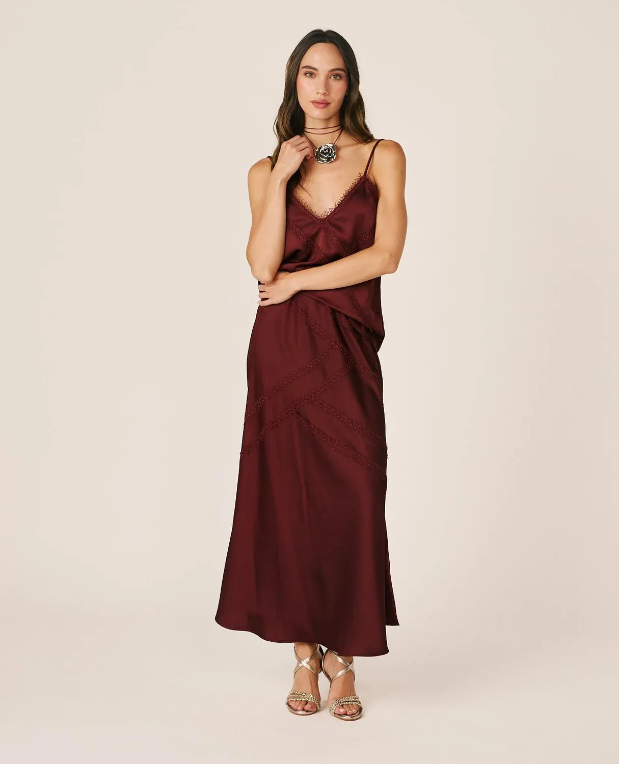 Alma en Pena I26CL1817 jupe bordeaux satin longue