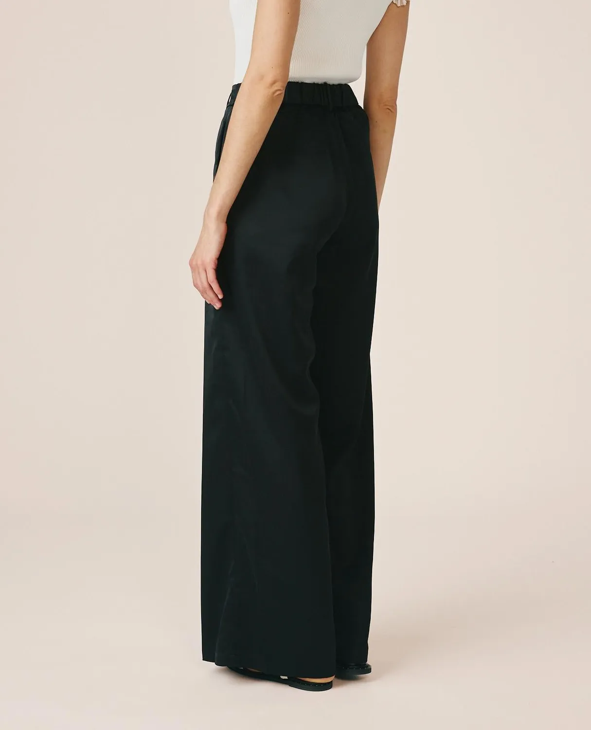 Alma en Pena V26CL1617 pantalon satiné noir taille haute