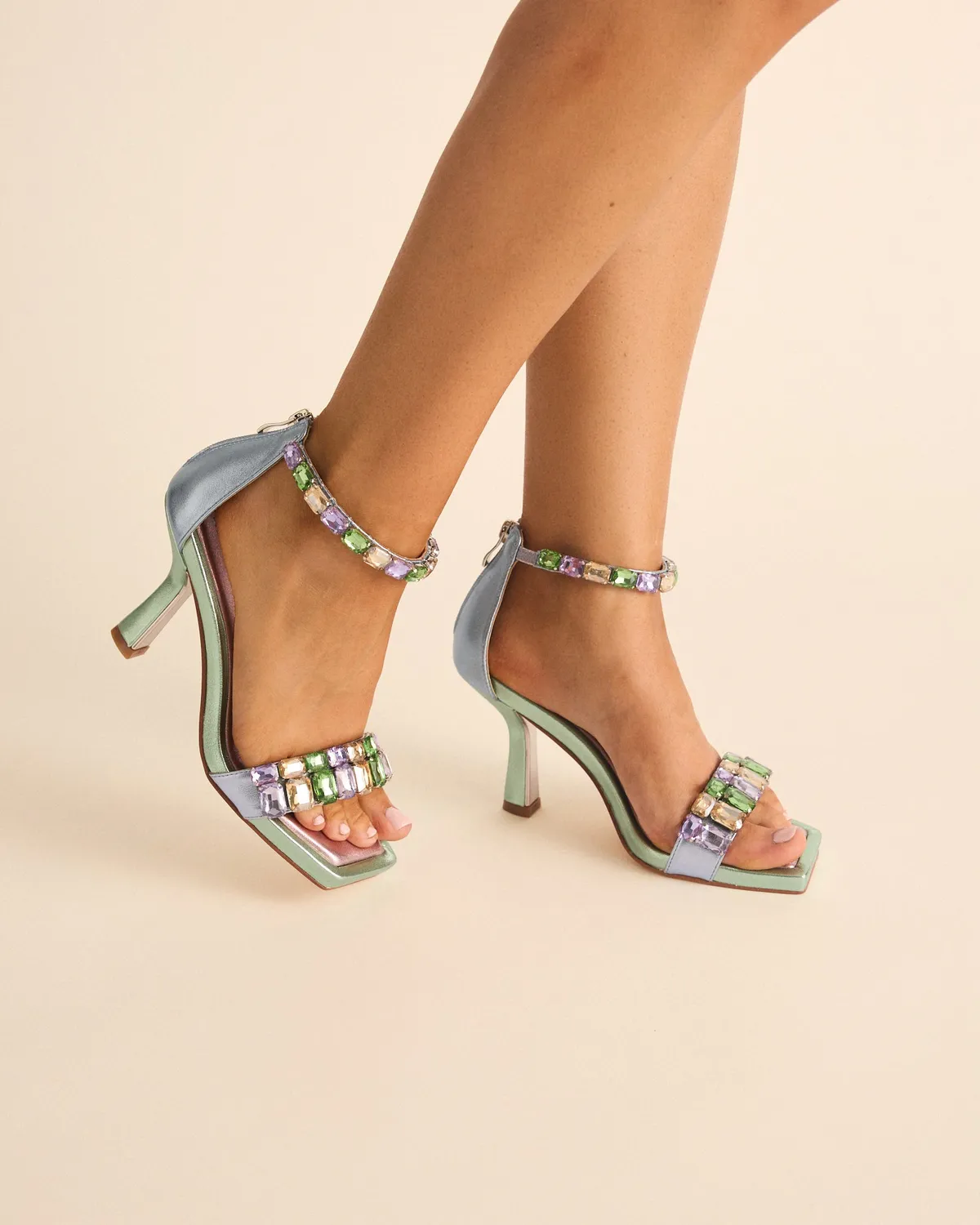 Alma en Pena V264015 sandales à talon multicolore bijoux