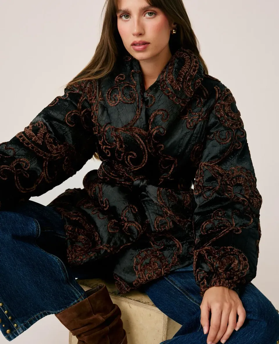 Alma en Pena I26CL1501 manteau matelassé satin noir