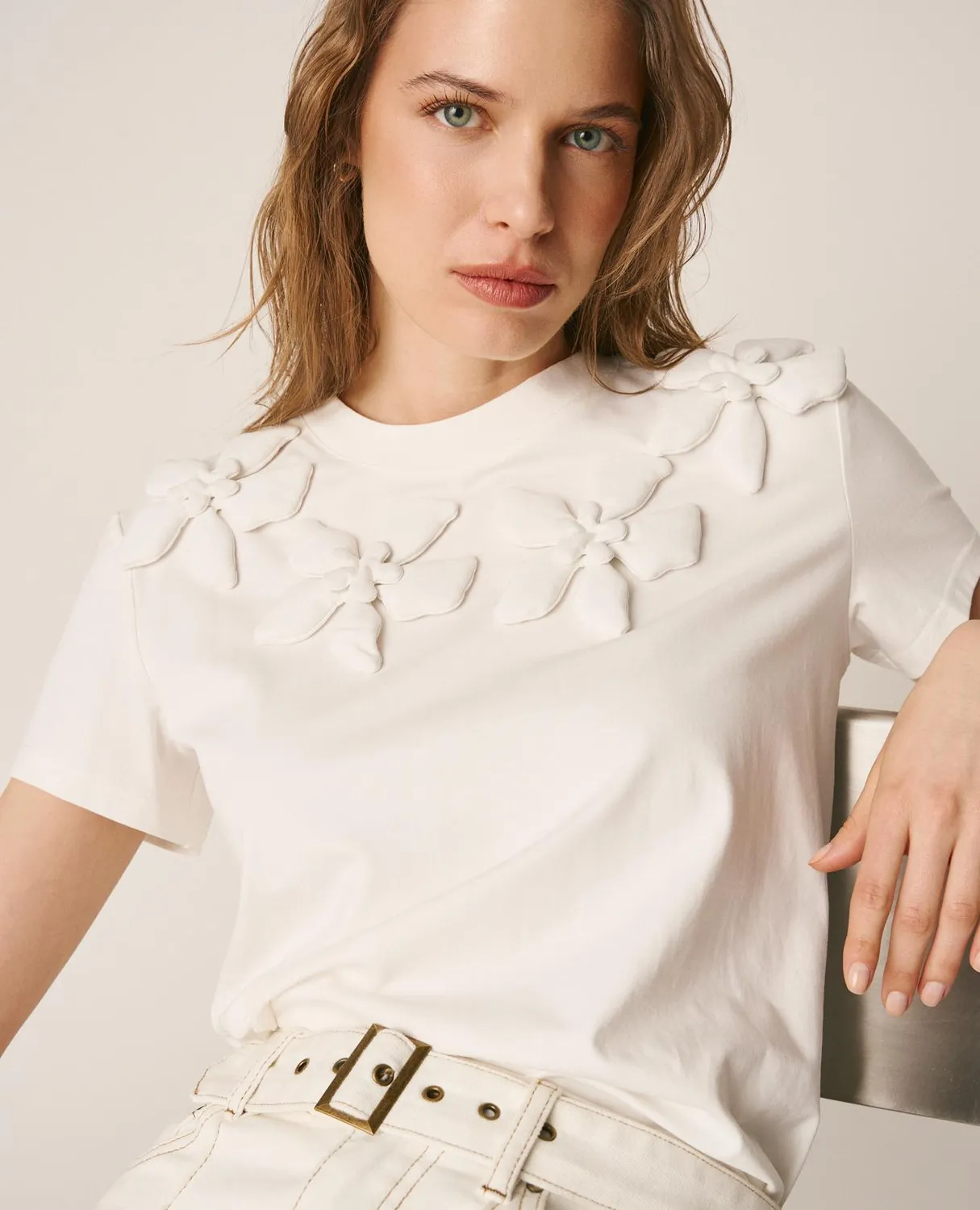 Alma en Pena V26CL0700 t-shirt blanc coton fleurs 3D