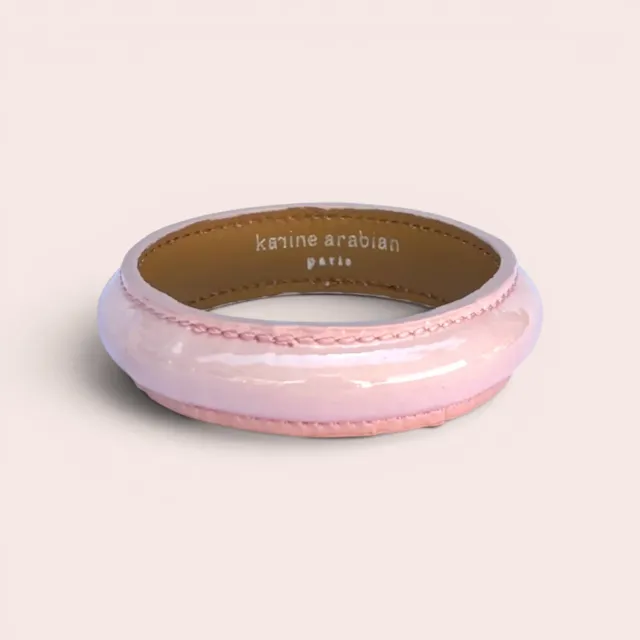 Karine Arabian Jonc bracelet cuir verni rose pâle