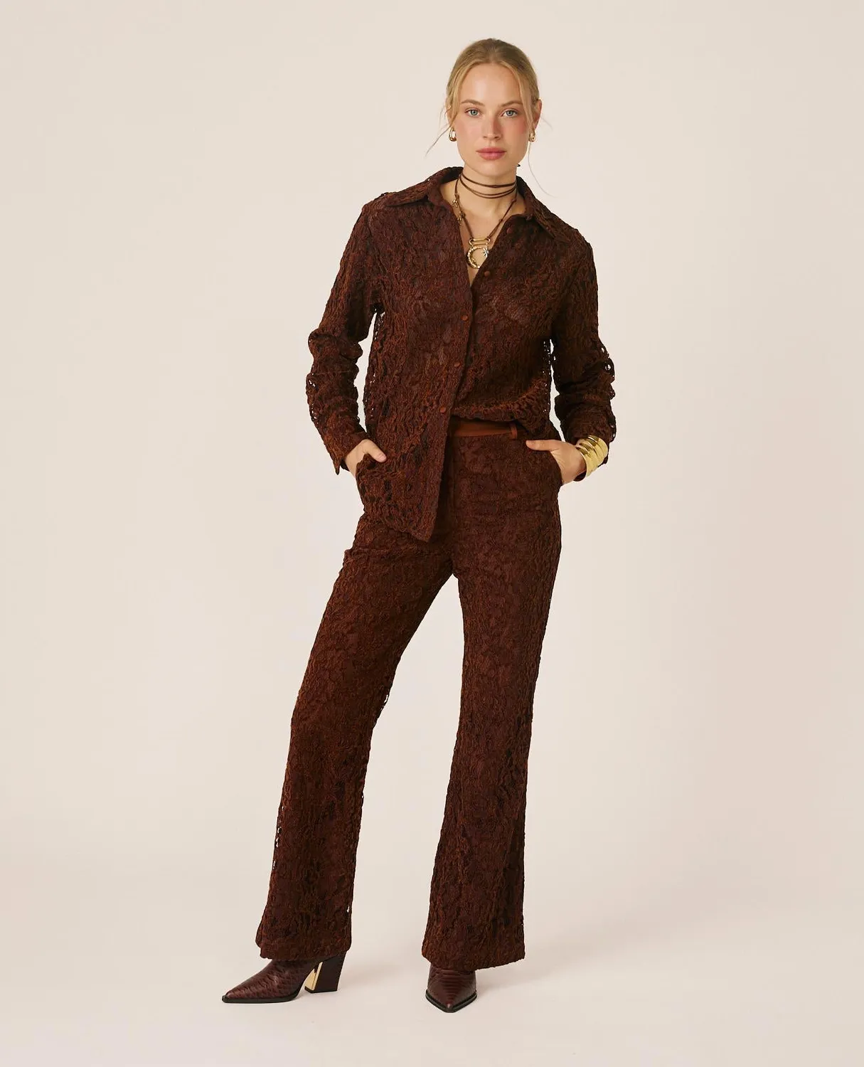 Alma en Pena I26CL1613 pantalon flare dentelle marron