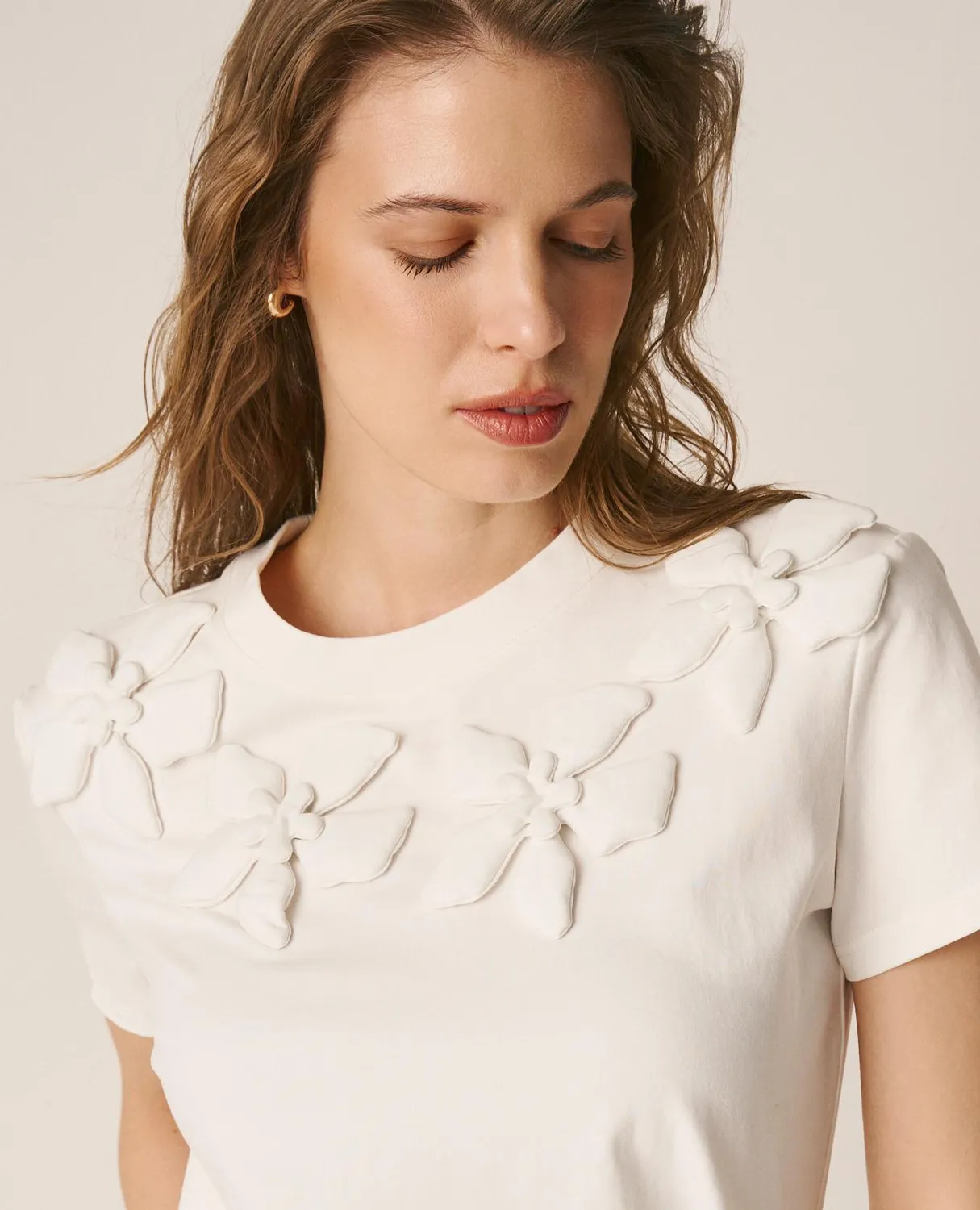 Alma en Pena V26CL0700 t-shirt blanc coton fleurs 3D