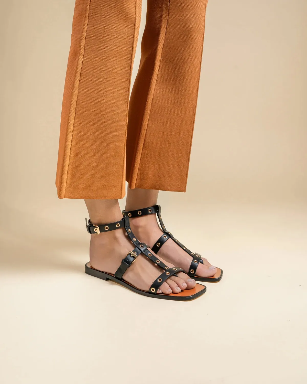 Mi/Mai Bonnie Black nu-pieds noir spartiate confort