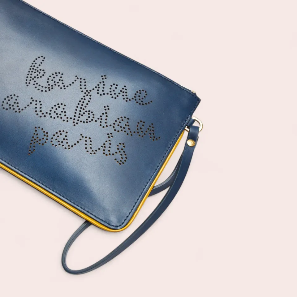 Karine Arabian Carie pochette cuir bleu 15 x 25 cm