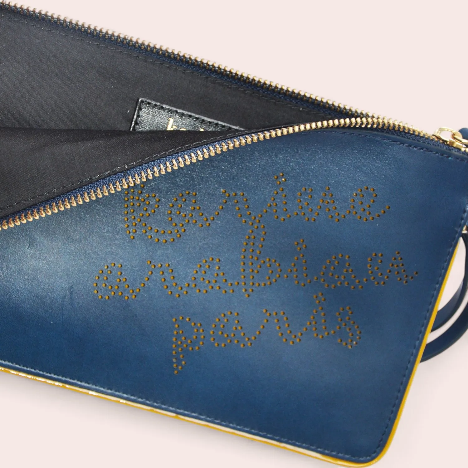 Karine Arabian Carie pochette cuir bleu 15 x 25 cm