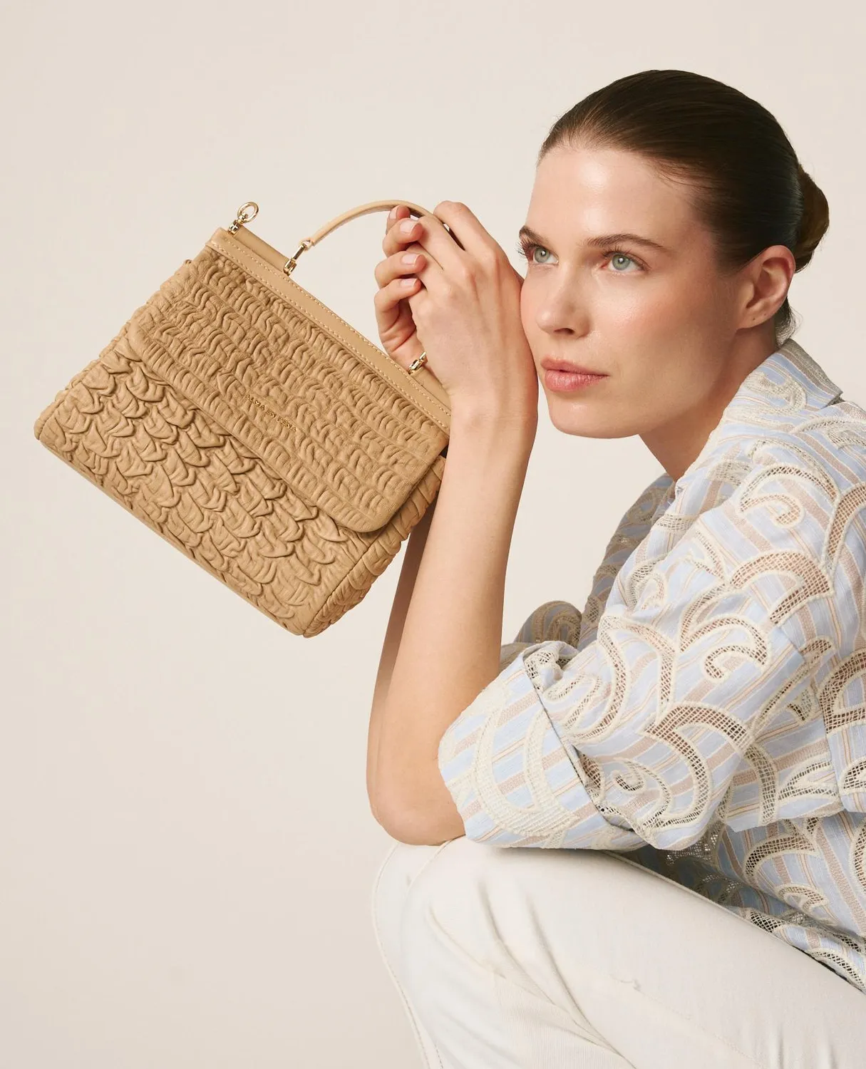 Alma en Pena V26BG060 sac cuir relief arena